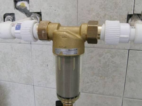 A prefilter is installed on the water pipe.